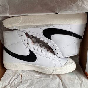 Nike Blazer Mid ‘77